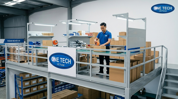 Kệ sàn mezzanine kết hợp khu đóng gói Khu đóng gói bố trí trên sàn mezzanine